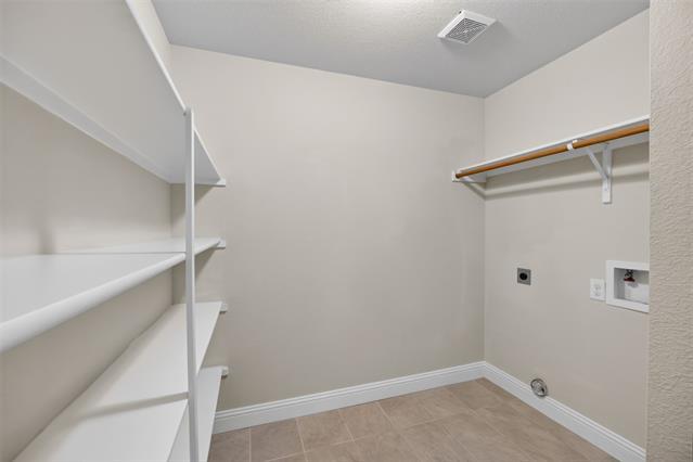Building Photo - 2215 Splendor Ct
