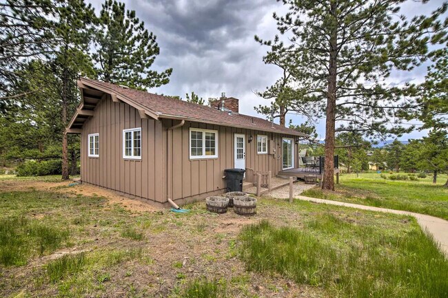 Building Photo - 2334 Carriage Dr