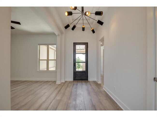 Building Photo - 523 Baldovino Skyway