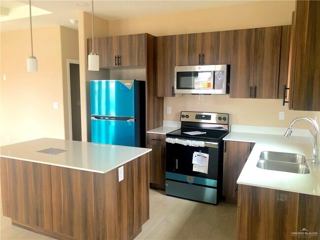 Building Photo - 11 W Driftwood St