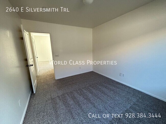 Building Photo - 2640 E Silversmith Trail