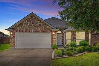 Building Photo - 928 Wellington Dr