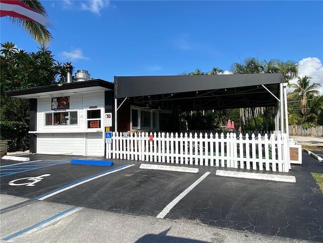 Building Photo - 1415 SW 9th St