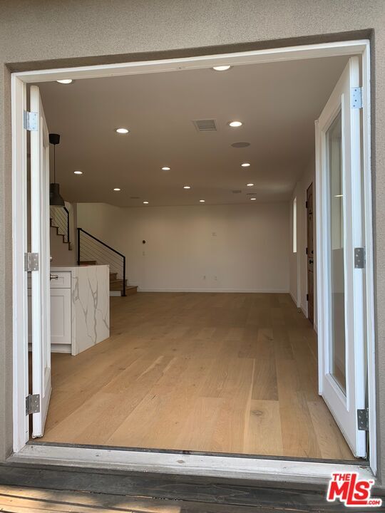 Building Photo - 635 N Formosa Ave
