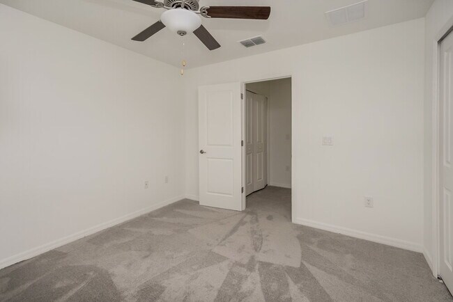 Building Photo - 7320 Spring Snowflake Ave