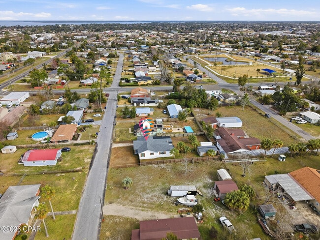 Building Photo - 1808 Chestnut Ave