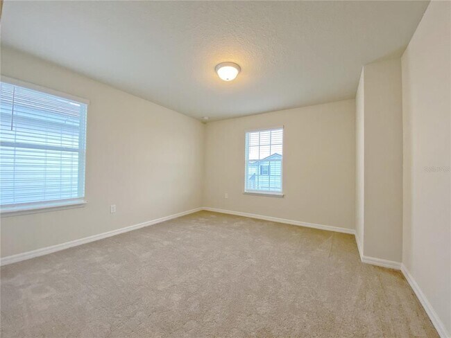 Building Photo - 7360 Oakmoss Loop