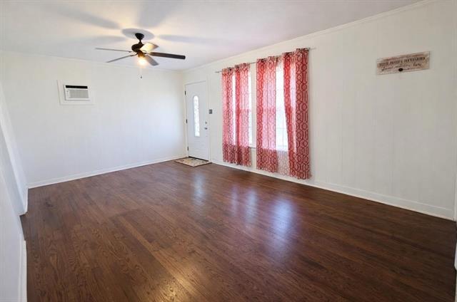 Building Photo - 1716 N Ridgewood Dr