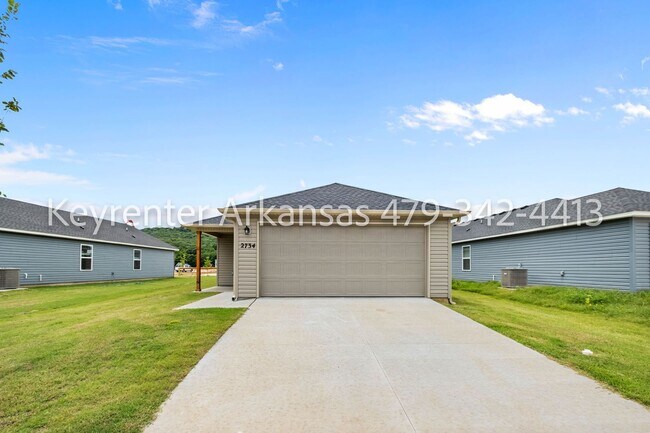 Building Photo - Stunning Newer Construction in Fayetteville!