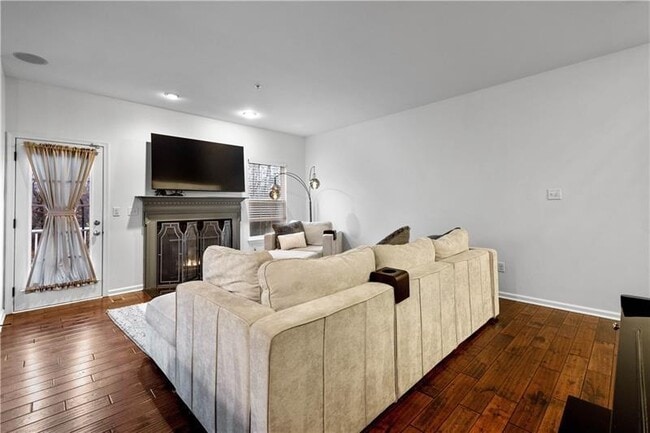 Building Photo - 294 Maple Ridge Dr