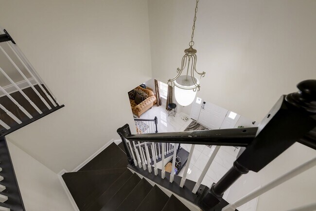 Building Photo - Luxurious Single Family Home in Emerald Farm