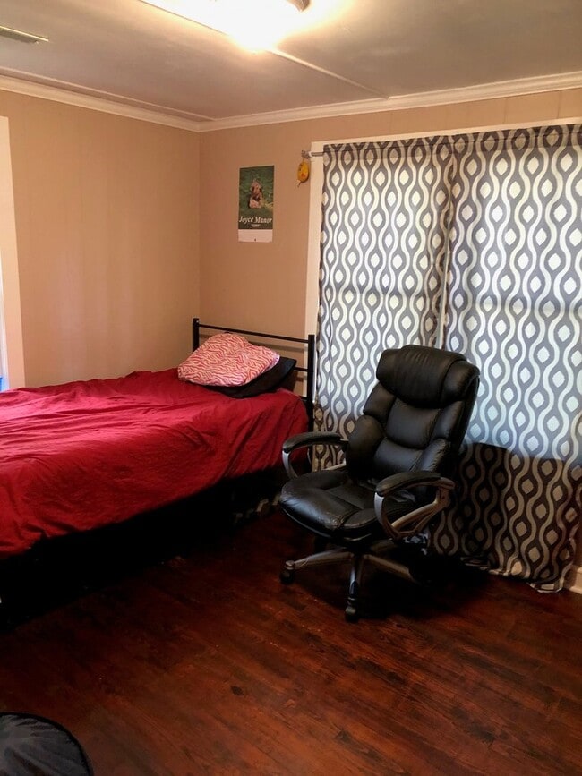 Building Photo - Marsh View Ranch