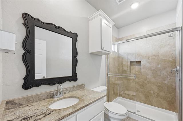 Building Photo - 2207 Henry St