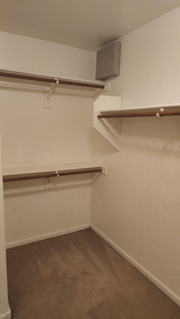 Building Photo - 3 Bedroom Home in Westbank Estates Near E ...
