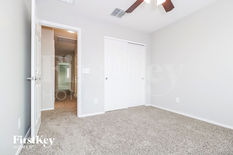 Building Photo - 21158 W Holly St