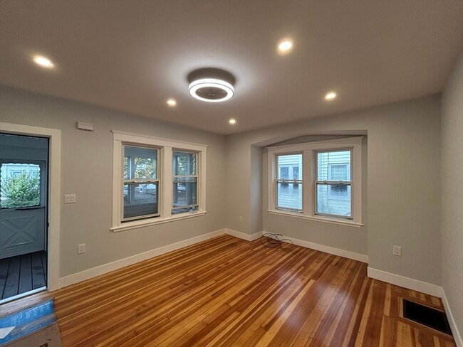 Building Photo - 52 Flynt St