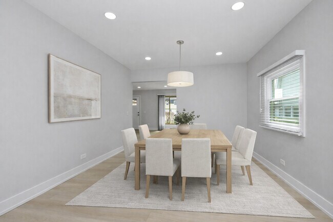 Building Photo - 7800 W Kingston Dr