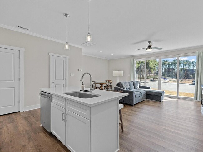 Building Photo - Lease OR Lease to Own
