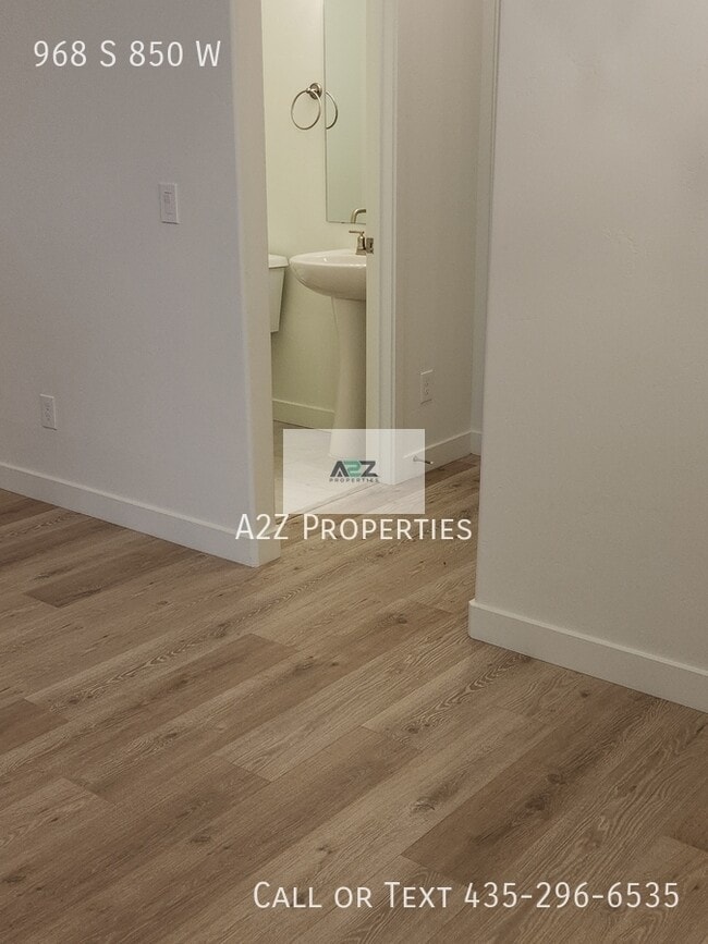 Building Photo - 968 S 850 W
