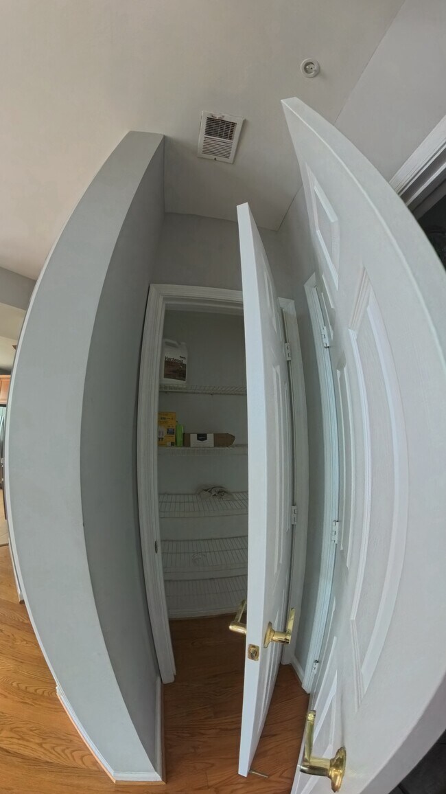 Building Photo - 7021 Haycock Rd