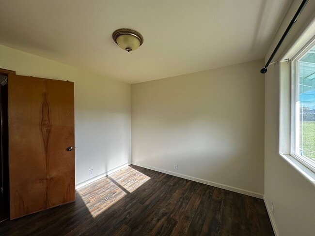 Building Photo - 15-1300 Railroad Ave. Keaau, HI 96749