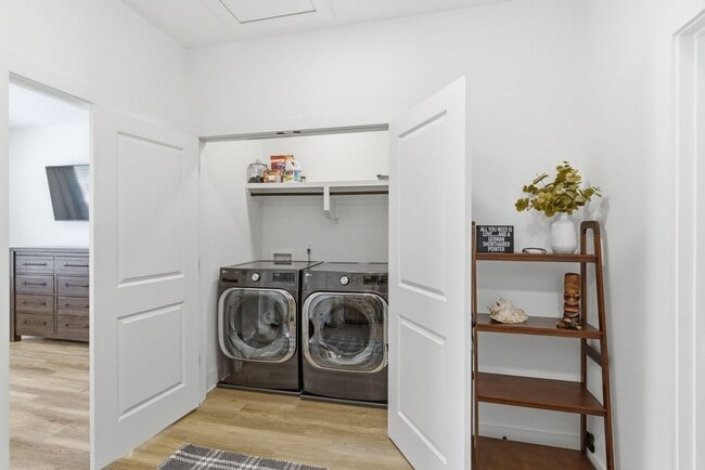 Building Photo - Modern Townhome in Madison