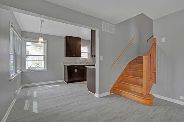 Building Photo - 8837 S Talman Ave