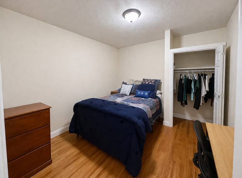 Building Photo - 1054 Cambridge St