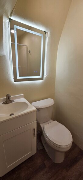 Building Photo - 335 N Main St