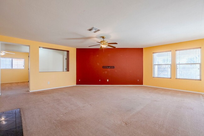 Building Photo - Your Private Oasis Awaits: Spacious 3-Bedr...