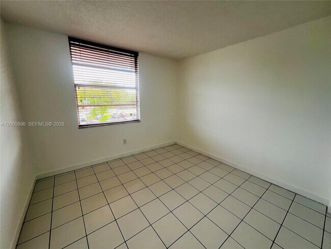 Building Photo - 8307 SW 142nd Ave