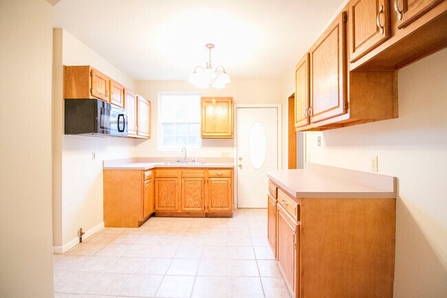 Building Photo - 4122 Fairview Dr