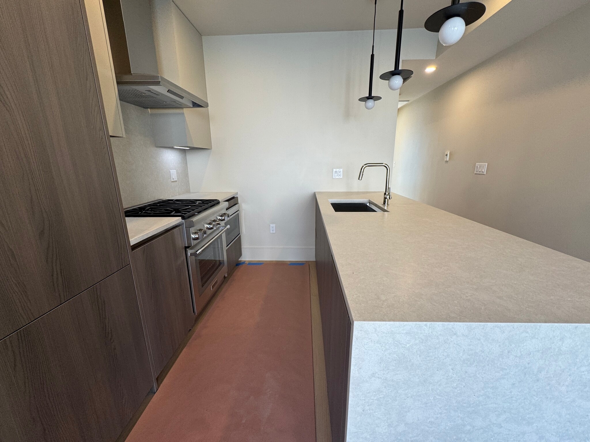 Building Photo - 300 Franklin St