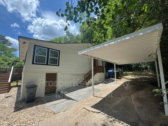 Building Photo - 2353 Agnes Dr