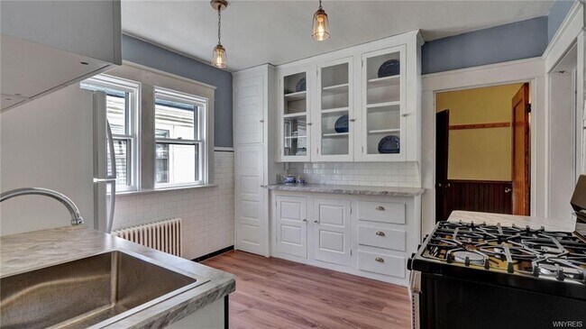 Building Photo - 59 Crestwood Ave