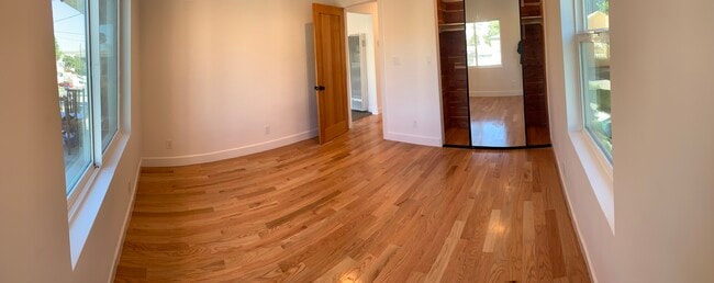 Building Photo - 771 W Oliver St