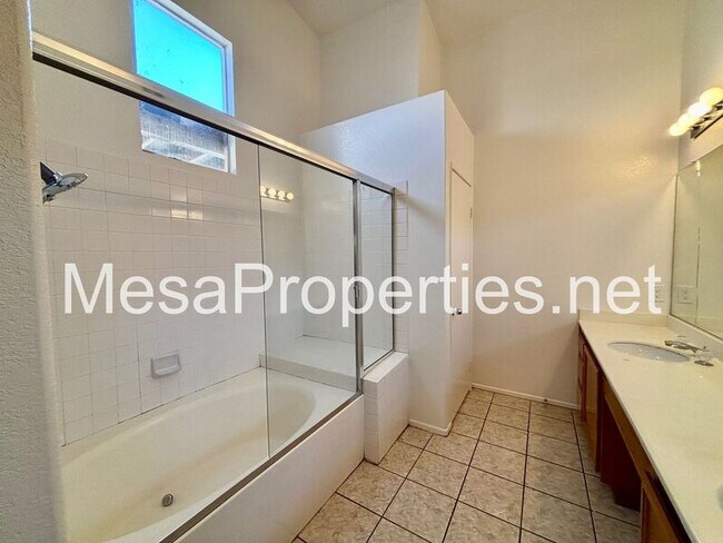 Building Photo - 14390 Hillsborough Dr