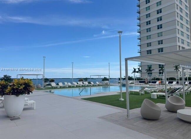 Building Photo - 770 Claughton Island Dr