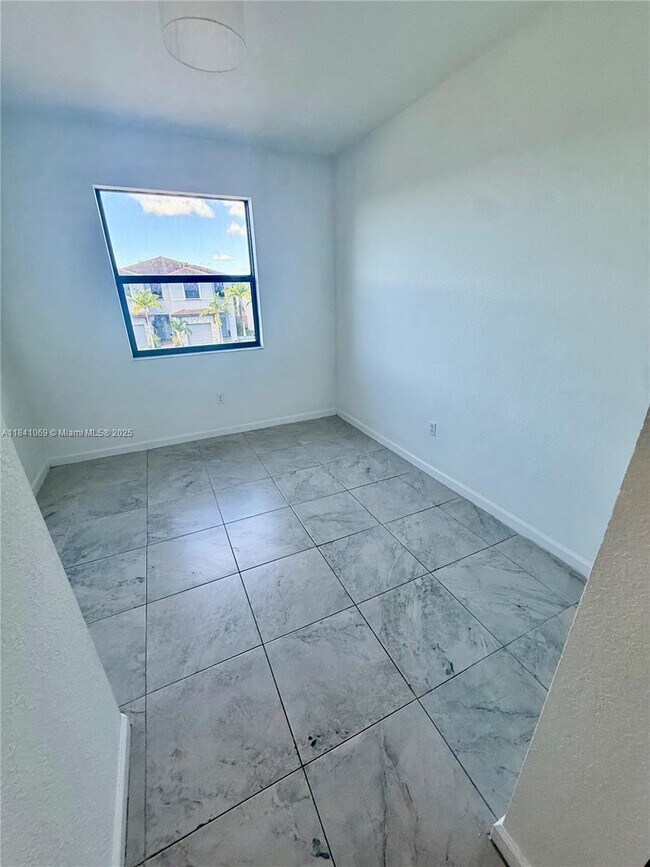 Building Photo - 25123 SW 107th Ct