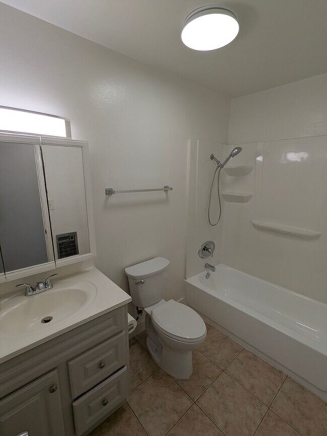 Building Photo - 3 BR / 2 BA Single Story Home in Serra Mesa