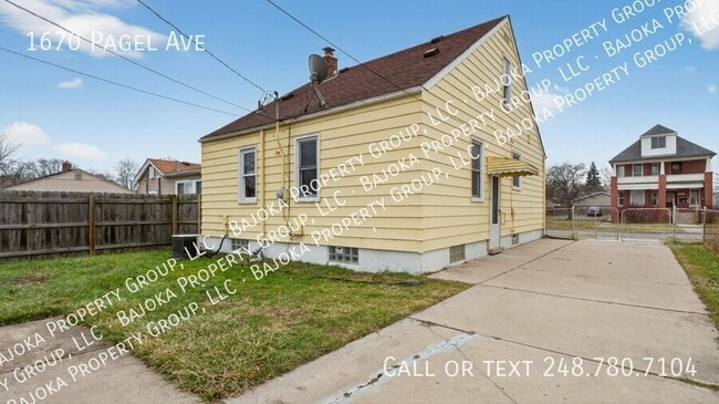 Building Photo - 1670 Pagel Ave