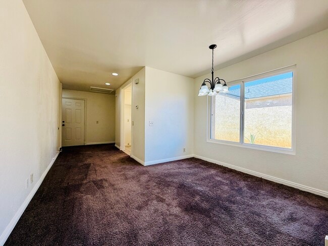 Building Photo - 2711 Nandina Dr