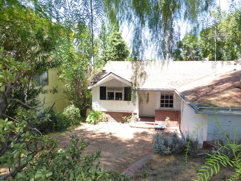 Primary Photo - 22701 Macfarlane Dr