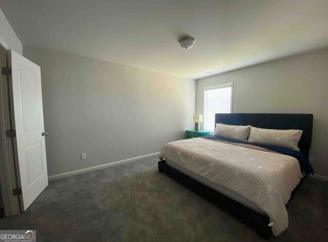 Building Photo - 705 River Rock Ct
