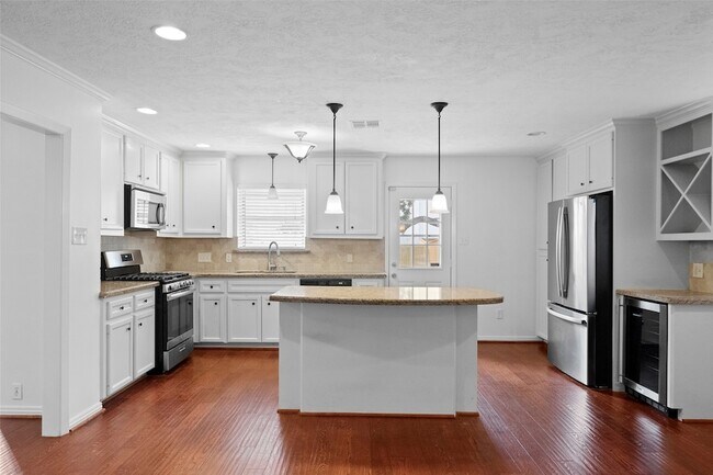 Building Photo - 2226 Droxford Dr