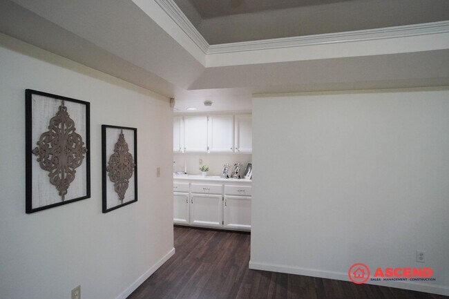 Building Photo - FULLY FURNISHED, Beautiful Home Located In Rosedale Area!