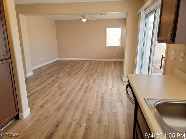 Building Photo - 856 Blushing Rose Pl