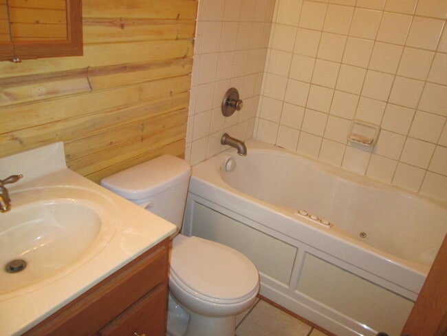 Building Photo - 3968 Staatz Dr