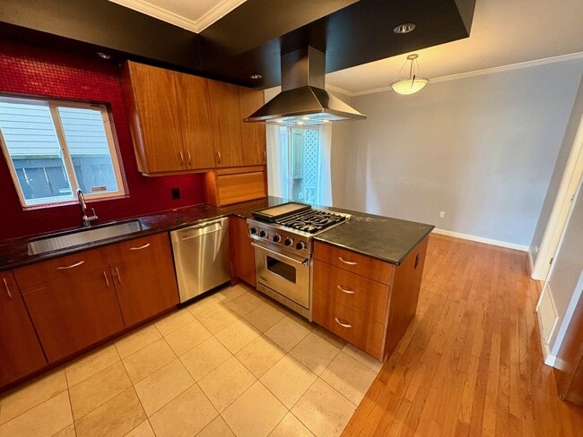 Building Photo - 1541 Cherrylane Pl S
