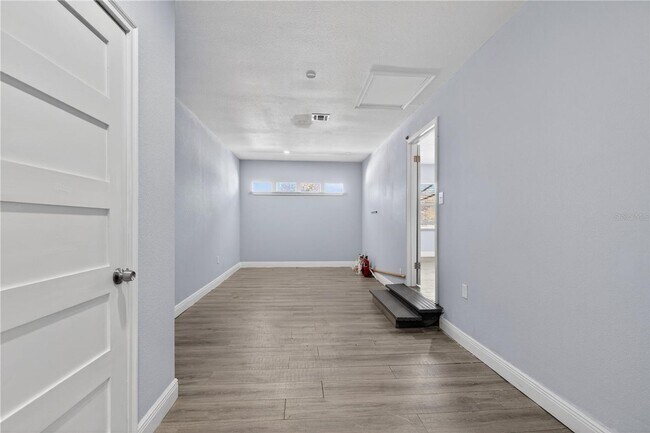 Building Photo - SINGLE FAMILY HOME IN DOWNTOWN KISSIMMEE! 3/2